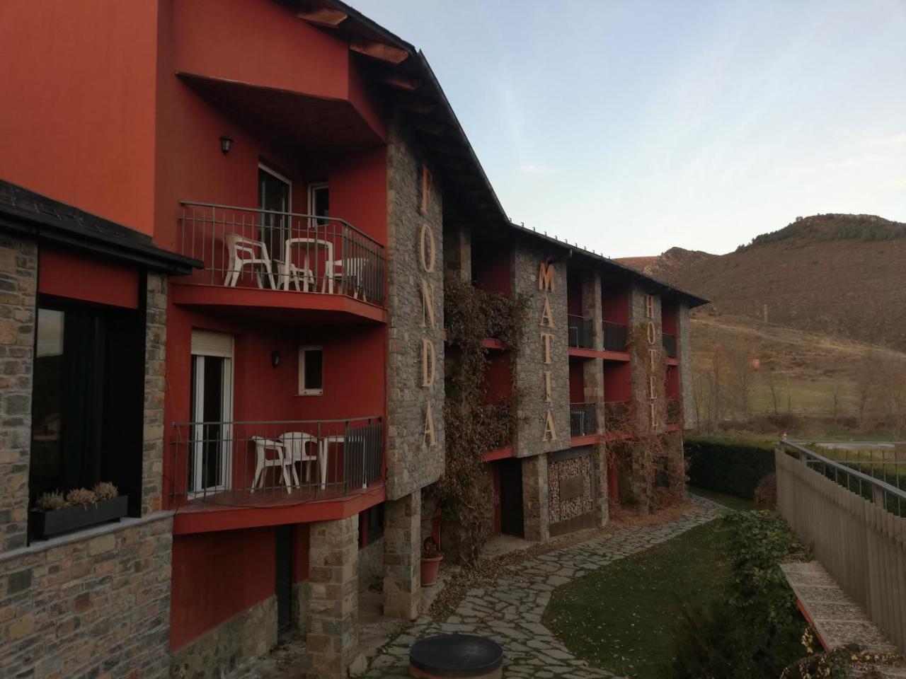 Fonda Matia Hotell Bellver De Cerdanya Exteriör bild